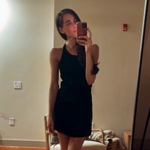 Meet your Posher, Elise